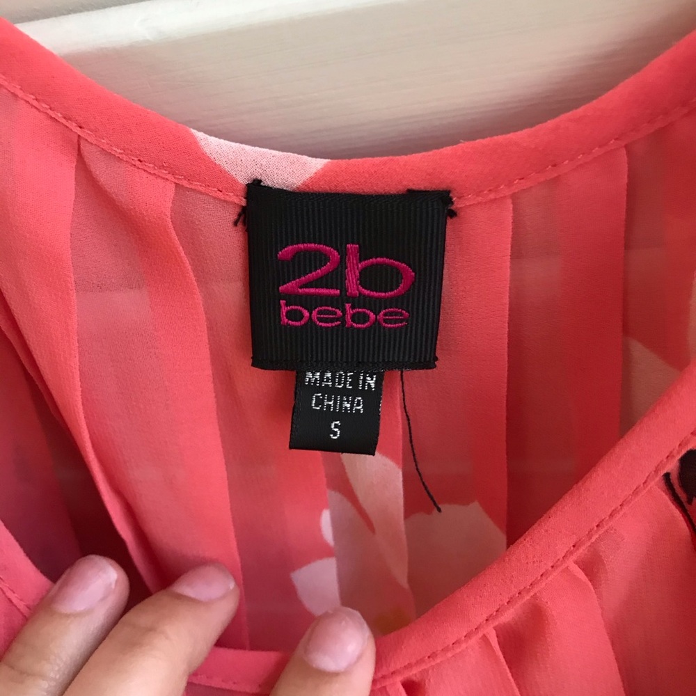 2b Bebe Flowy floral tank - Picture 3 of 3